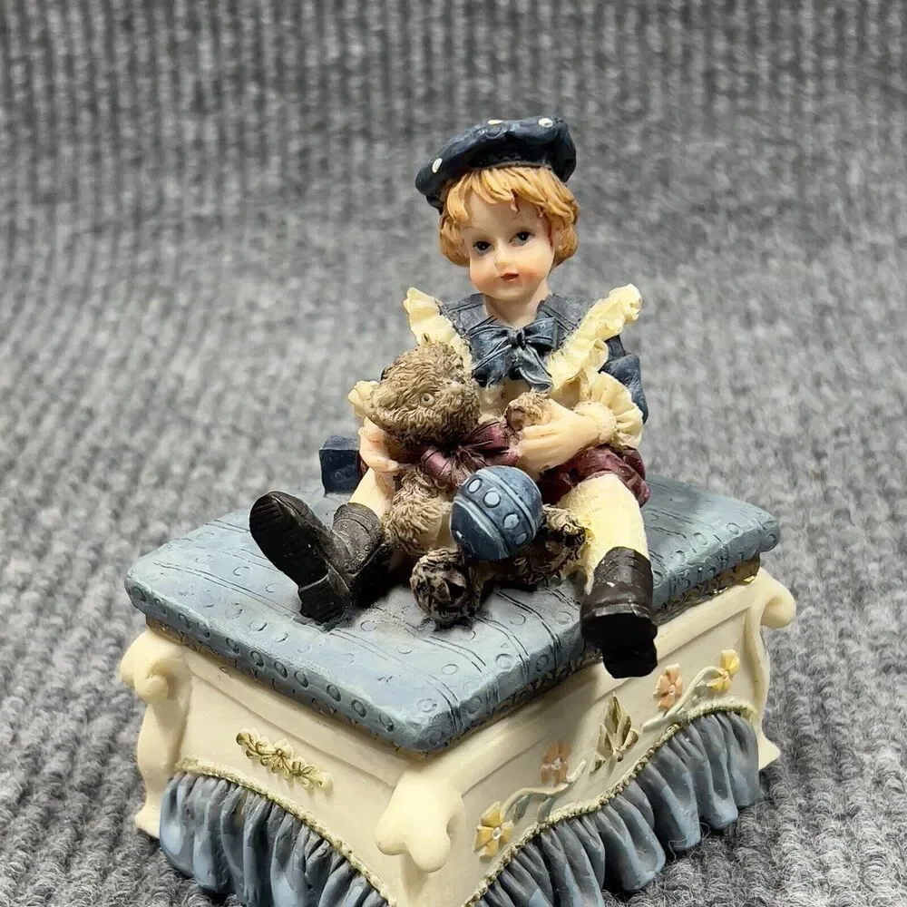 VTG Trinket Box‎ Holder Victorian Boy Bear Ball Room Decor Sitting Bed 5x4x3